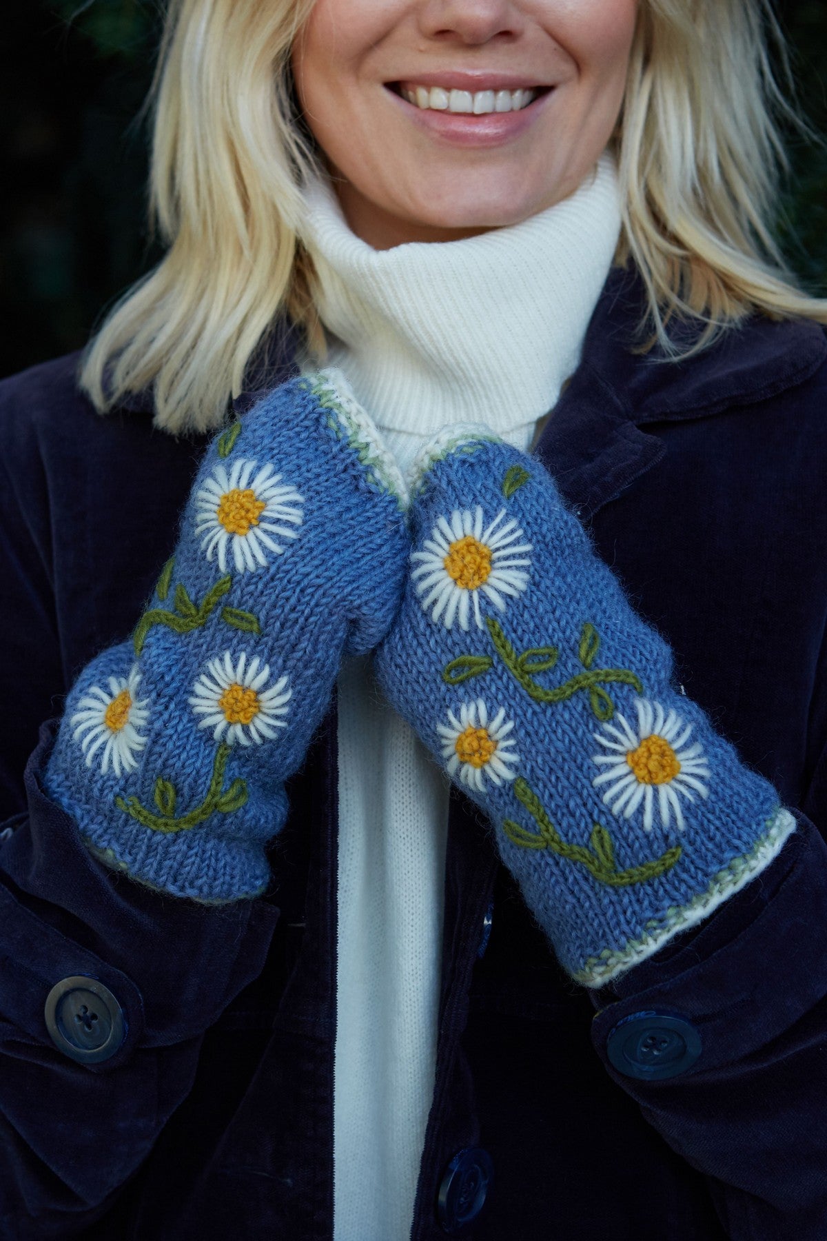 Pachamama Daisy Chain Handwarmers