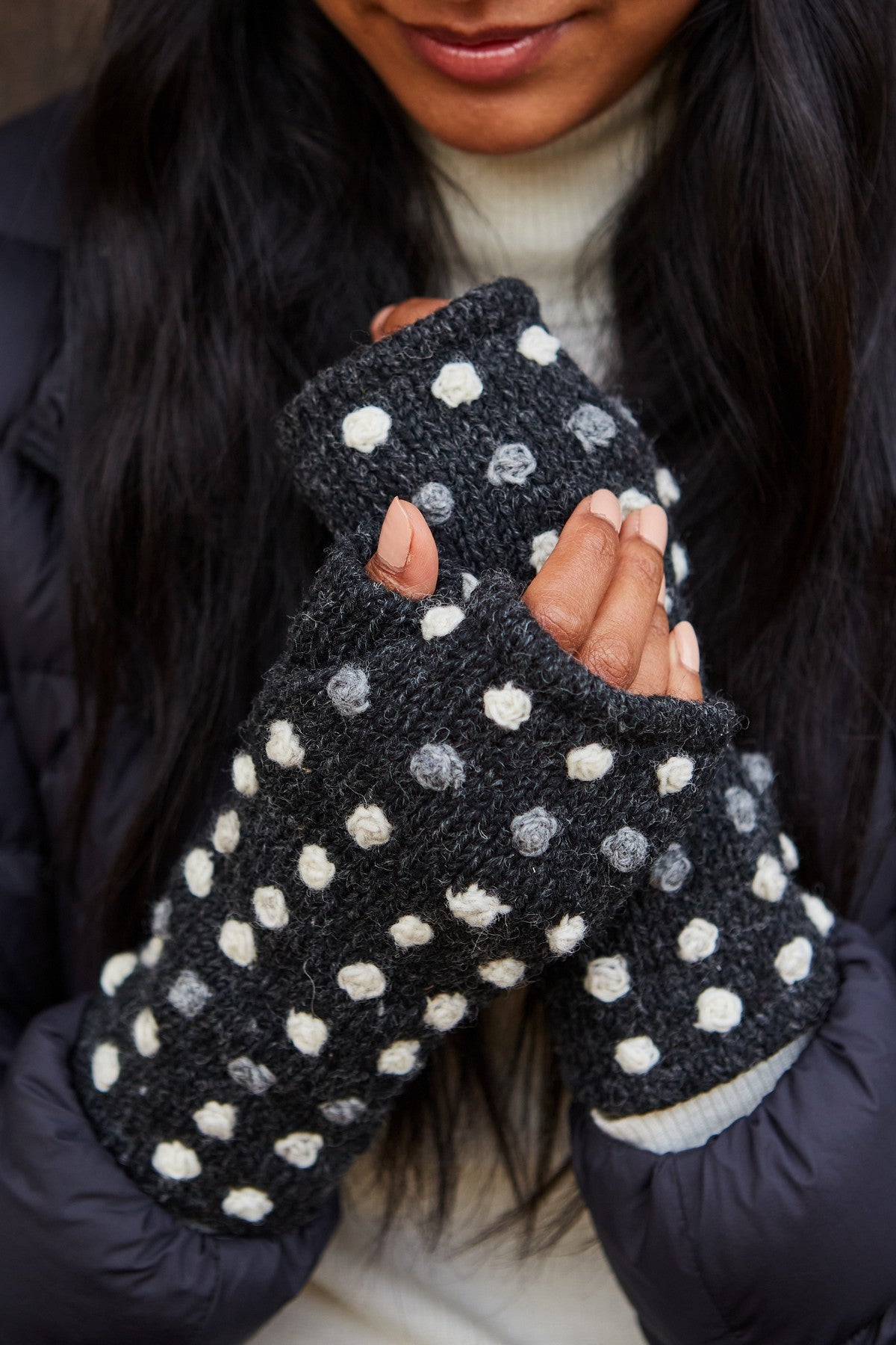 Pachamama Kew Handwarmer - Charcoal