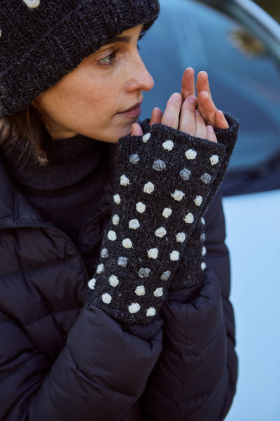 Pachamama Kew Handwarmer - Charcoal