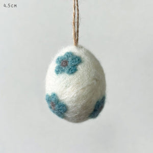 Small Blue  Daisy Felt Egg