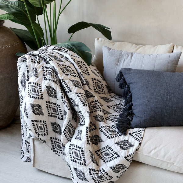 Aix Patterned Quilt