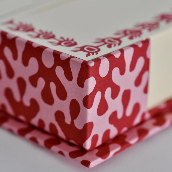 Note Holder in Kelp Raspberry Ripple