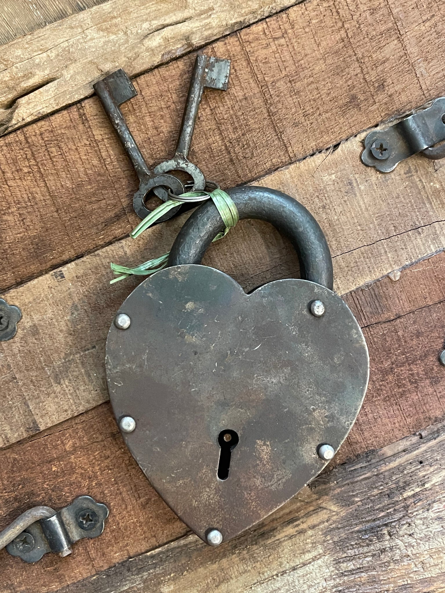 Heart Padlock - Antique Iron Finish