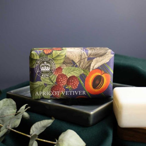 Kew Gardens Botanical Soap - Apricot & Vetiver