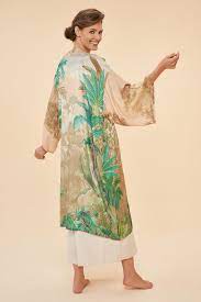 Powder Oasis Kimono Gown in Coconut