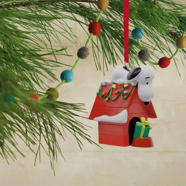 Collectable Bauble -  Snoopy On Doghouse Ornament