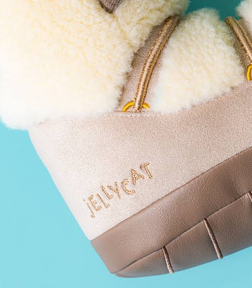 Jellycat Amuseables Perta Snow Boot