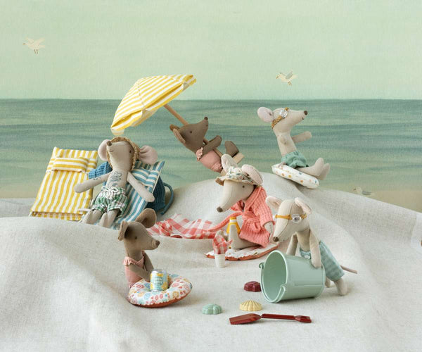 Maileg Beach Set - Shovel, bucket and shells