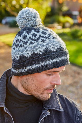 Pachamama Mens Jorvik Bobble Beanie - Charcoal